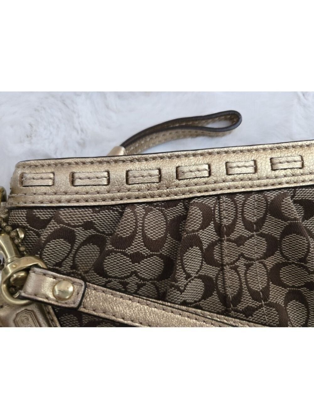 NWOT Coach Signature C Metalic Accented Wristlet Y2K - Picture 4 of 9